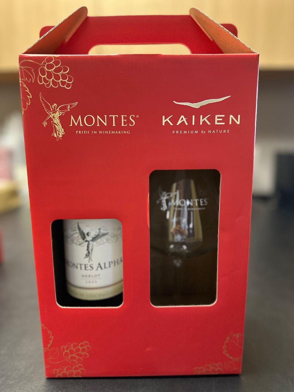 Montes Alpha Merlot 750ml Gift Pack 2026 (Free One Unit Lucaris Wine Glass)