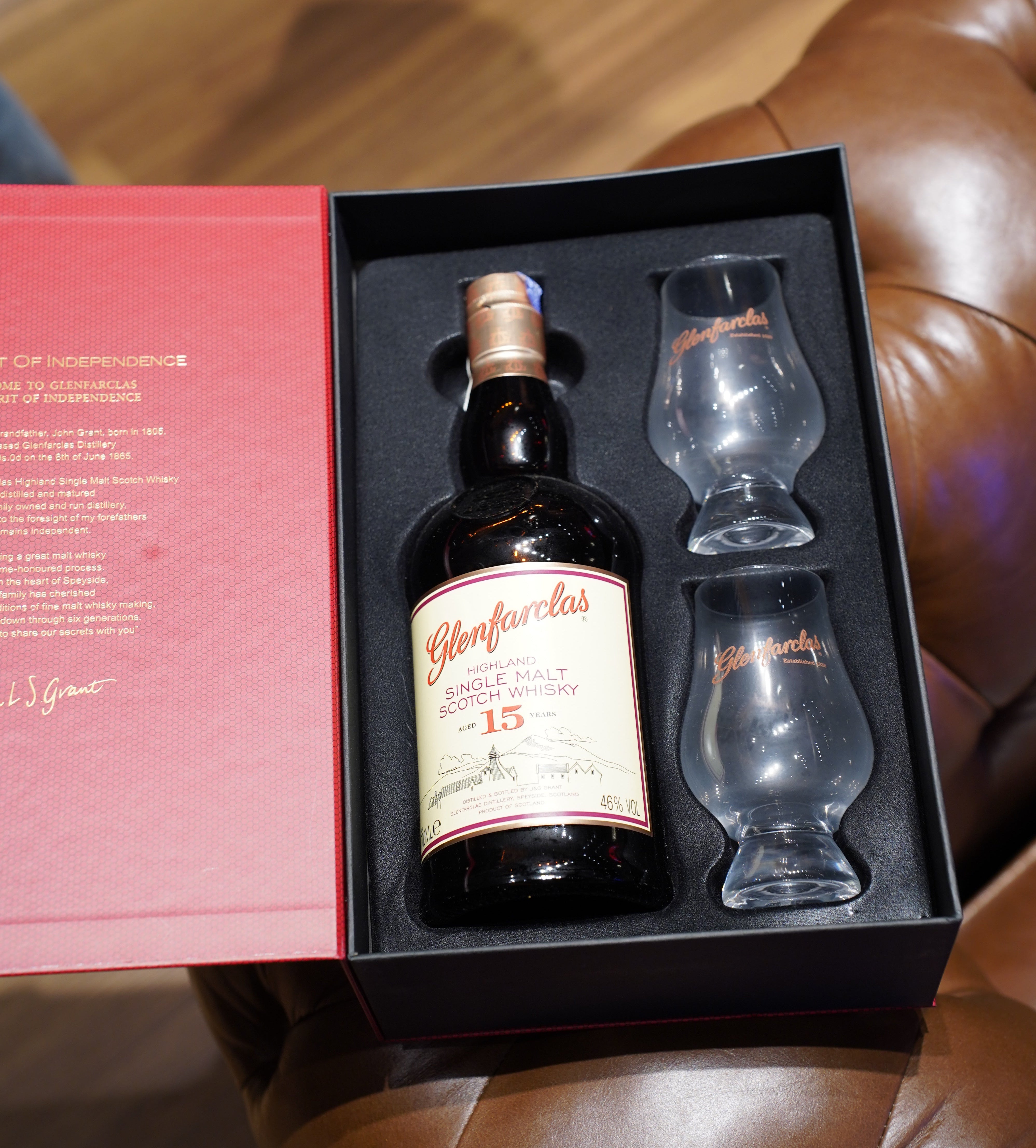 Glenfarclas 15 Years Gift Set with 2 Free Nosing Glasses